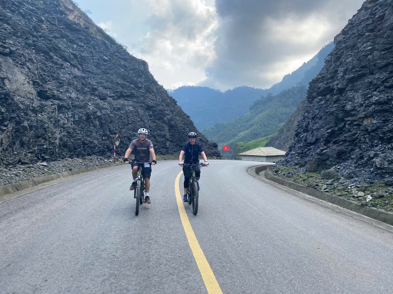 10-Day Ha Giang Loop & Hoang Su Phi Cycling Adventure